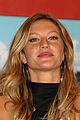 gisele_bundchen_sandals