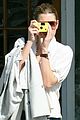 jessica_biel_taking_pictures_with_camera