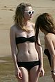 kirsten_dunst_bikini_felt_up