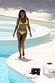 beyonce-swimming-pool
