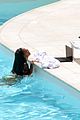 beyonce-swimming-pool
