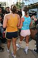 britney-towel