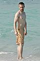 gosling-shirtless