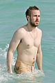 gosling-shirtless
