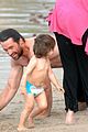hugh-jackman-plays-with-kids