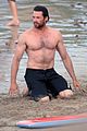 hugh-jackman-plays-with-kids