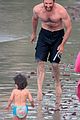 hugh-jackman-plays-with-kids