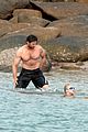 hugh-jackman-plays-with-kids