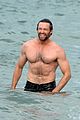 hugh-jackman-plays-with-kids