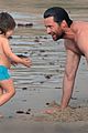 hugh-jackman-plays-with-kids
