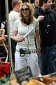 madonna-shops-for-cakes