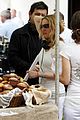 madonna-shops-for-cakes