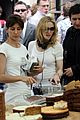 madonna-shops-for-cakes
