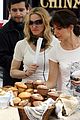 madonna-shops-for-cakes
