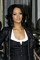 rihanna-curly