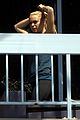 lohan-stretching
