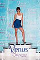 rihanna-legs
