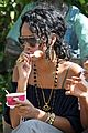 rihanna-crutches