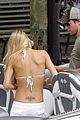 kournikova-bikini