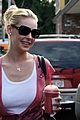 katherine-heigl-grass