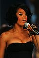 rihanna-performance