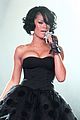 rihanna-performance