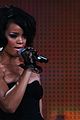 rihanna-performance