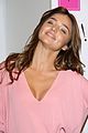 miranda-kerr-kiss