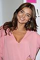 miranda-kerr-kiss