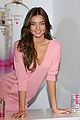 miranda-kerr-kiss
