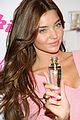 miranda-kerr-kiss