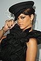 rihanna-bow