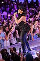rihanna-bow