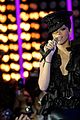 rihanna-bow