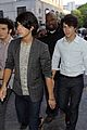 jonas-left-right