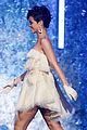 rihanna-wins-amas