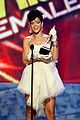 rihanna-wins-amas