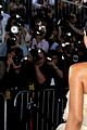 rihanna-wins-amas