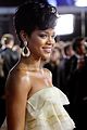 rihanna-wins-amas