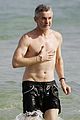luhrmann-shirtless