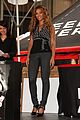 beyonce-helping