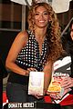 beyonce-helping