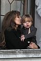 angelina-jolie-kissing-knox