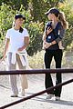 gisele-bundchen-hiking