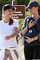 gisele-bundchen-hiking