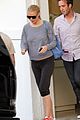 gwyneth-paltrow-hand