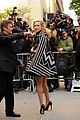 kate-hudson-poncho