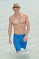 kellan-lutz-shirtless