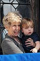 knox-jolie-pitt-grandma