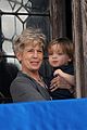 knox-jolie-pitt-grandma
